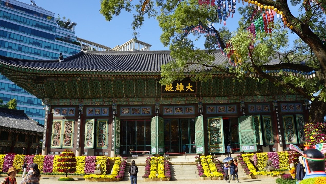 Gyeongbokgung Palace, Bukchon Hanok Village, Cheonggyecheon