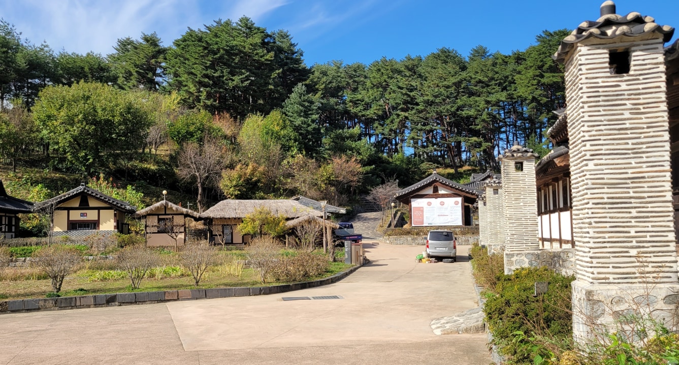 Ojukheon, Jungang Market, Seongyojang, Anmok Beach Cafe Street