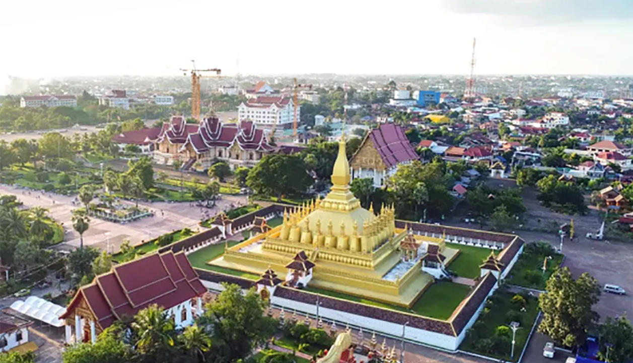Patuxai, Haw Phra Kaew, Pha That Luang, Vang Vieng water cave