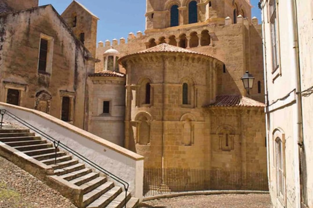 Basilica of Our Lady of the Rosary (Fátima), Chapel of the Apparitions (Fátima), Coimbra