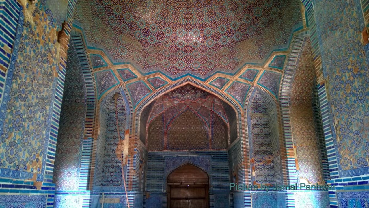 Mohenjo-daro ruins, Makli Necropolis, Taxila archaeological site, Lahore Fort