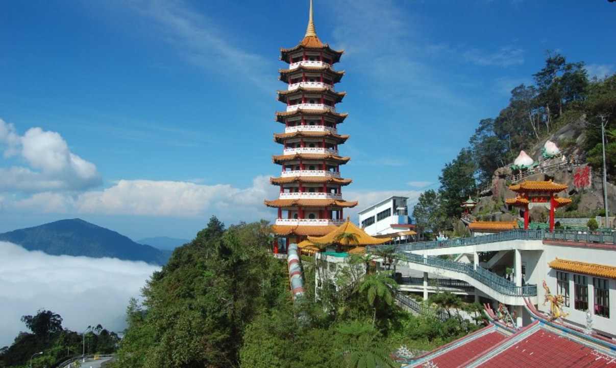 Chin Swee Cave Temple, Awana Skyway cable car, Sky Avenue shopping mall, Genting Highland Resort