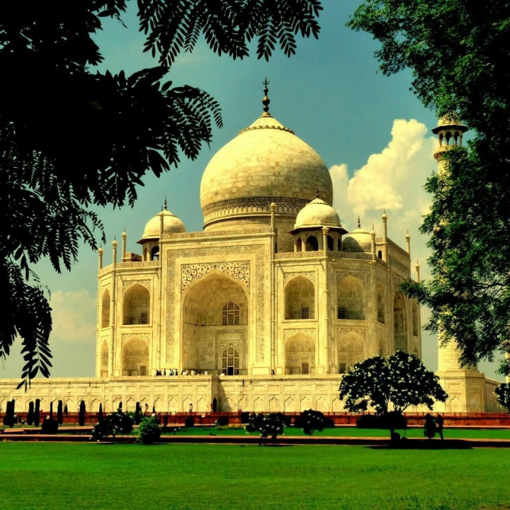 Taj Mahal at dawn, Agra Fort ramparts, Tomb of I'timad-ud-Daulah, Fatehpur Sikri courtyards