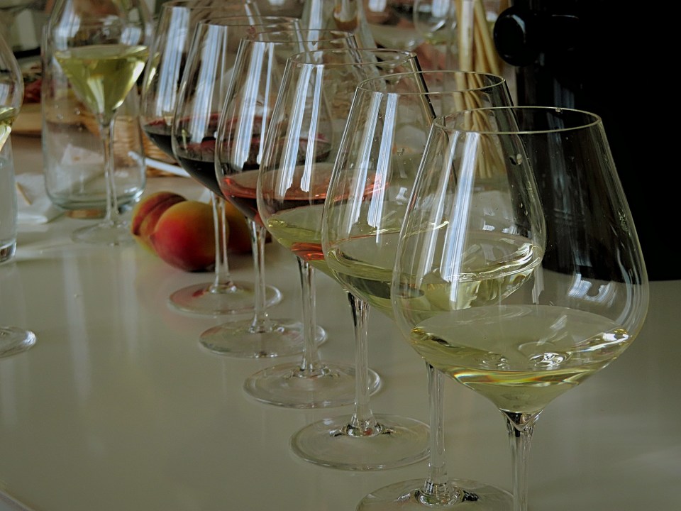 Vineyards of Dealu Mare, Bellu Manor Museum, Ceptura wineries