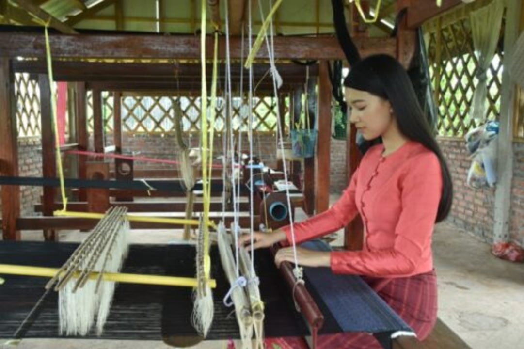 Pak Ou cave, Kuang Si Falls, Mount Phou Si, Wat Xieng Thong