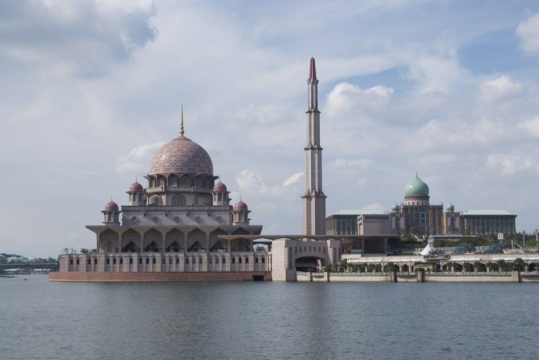 Putra Mosque, Dataran Putra (Putra Square), Mitsui Outlet Park Mall