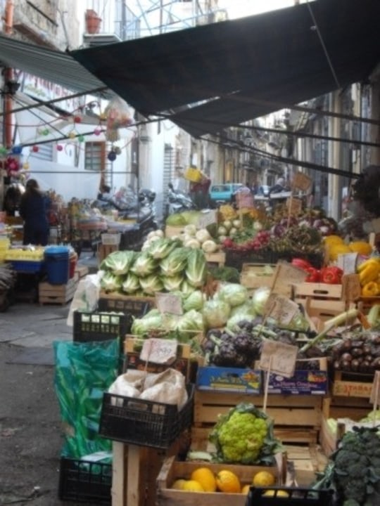 Piazza Bellini, Palermo, Palermo Cathedral, Mercato del Capo