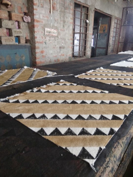 Sanganeer block studios, natural dyes and plants, cotton scarf printing