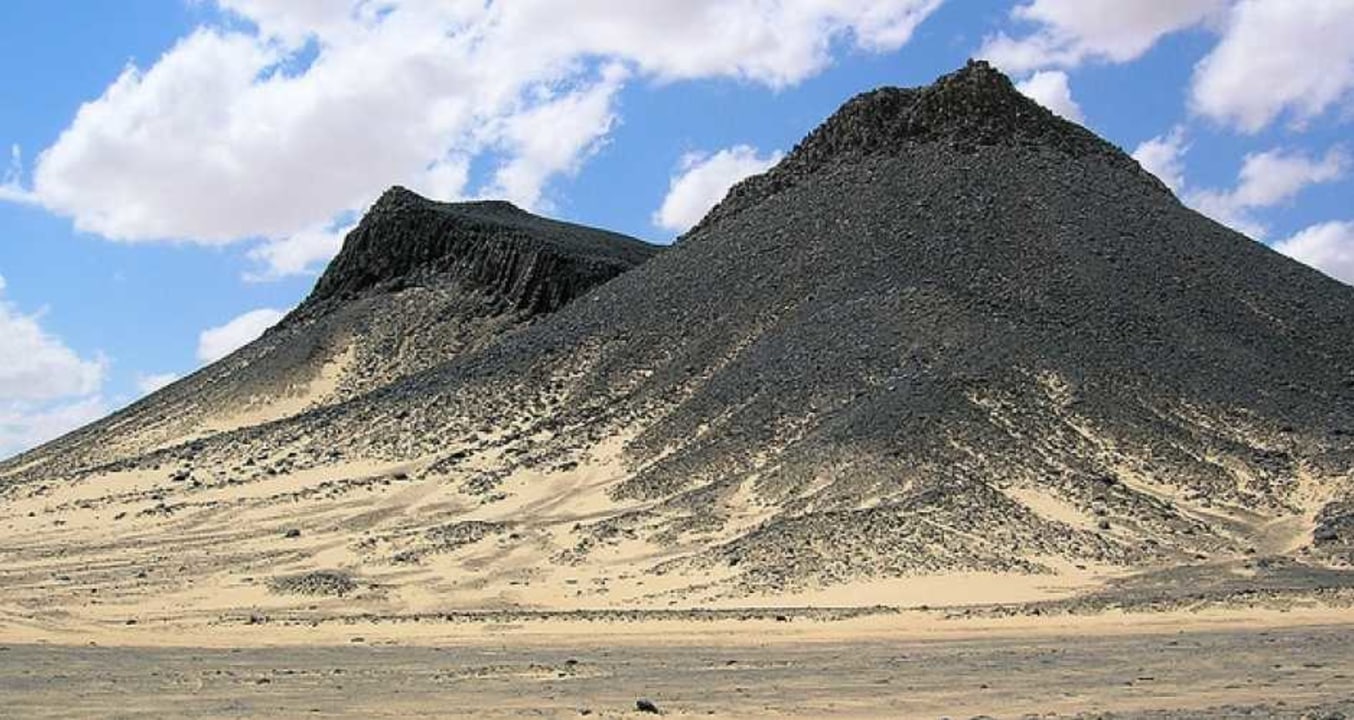 Bahariya Oasis, Black Desert rock formations, White Desert mushroom-shaped formations, Crystal Mountain