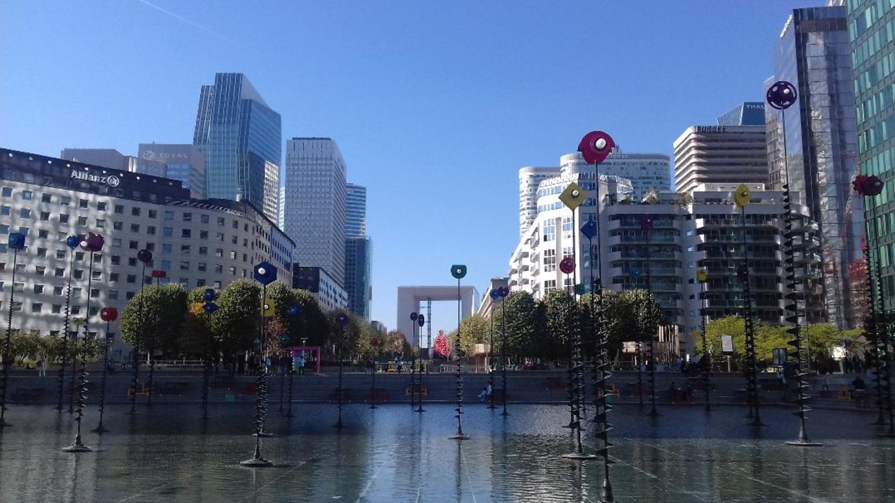 La Grande Arche de La Défense, CNIT, Agam's pond, Takis' pond