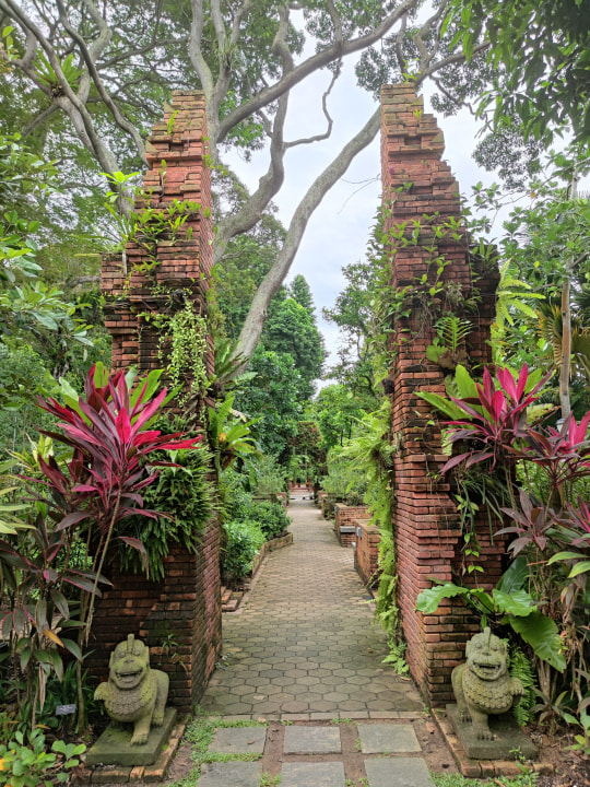 Fort Canning Park, Forbidden Hill, Christian cemetery, home of Stamford Raffles