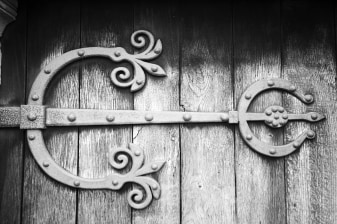 4-Day Medieval Symbolism Tour in Portugal with Tomar and Guimarães