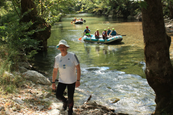 4-Hour Vikos Gorge Trek in Zagori with Voidomatis Riverside Trail