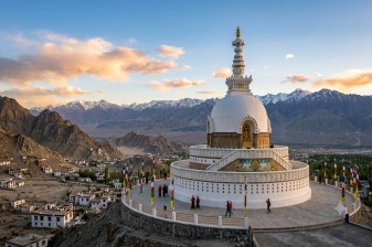 5-Day Private Ladakh Tour to Nubra Valley and Pangong Lake