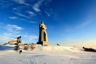 10-Hour Apatity and Kirovsk Tour from Murmansk with Lake Imandra