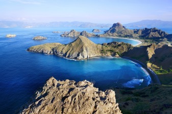 3-Day Komodo and Rinca Island Cruise with Pink Beach Snorkelling
