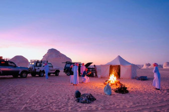 5-Day El Bahariya Oasis Desert Tour with White Desert Camping