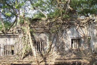 7-Hour Beng Mealea and Floating Village Tour from Siem Reap