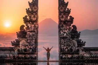 Gate of Heaven Lempuyang & Blue Lagoon Snorkeling Tour