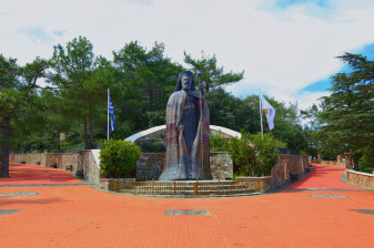Paphos: Troodos, Omodos & Kykkos Monastery Full-Day Tour