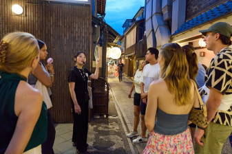 Kyoto Gion Geisha District Walking Tour The Stories of Geisha