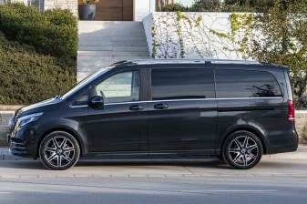 Departure Transfer: Munich to Munich Airport MUC by Luxury Van