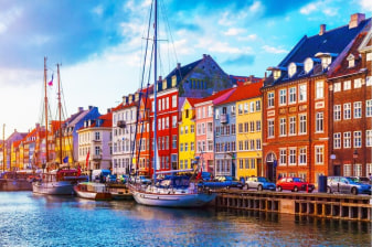 The Little Mermaid & The Prince of Copenhagen City Exploration Game!
