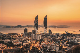 4.5-Hour Xiamen Hidden Gems Private tour: Temples, SeaViews, Old Alleys, Authentic Local Food,& Tea