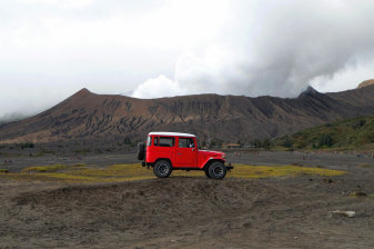 2-Day Mount Bromo Sunrise Tour from Surabaya or Malang