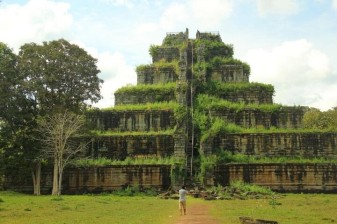 8-Hour Koh Ker and Beng Mealea Tour from Siem Reap