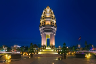 5-Day Phnom Penh and Koh Rong Sanloem Tour with Sunset Dhow Cruise