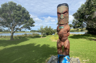 7-Hour Private Auckland East Coast Walk and Wine Tour via Matakana