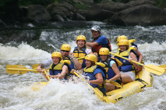 8-Hour Whitewater Rafting Tour of Manado with Nimanga River Adventure