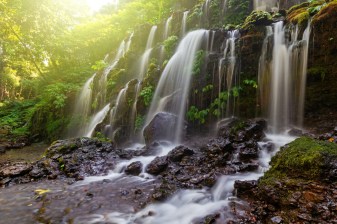 10-Hour Lombok Waterfalls and South Coast Tour with Sasak Culture