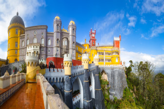 1-Day Sintra Highlights Tour with Pena Palace and Monserrate