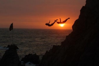 4-Hour Acapulco Dinner Tour with La Quebrada Cliff Divers
