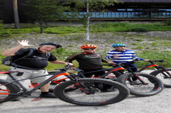 6-Hour Fat-Bike Ride in Nuuksio National Park with Fire and Swim