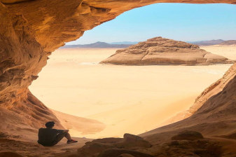 1-Day Colored Canyon and Blue Hole Tour with Dahab Bazaar Visit
