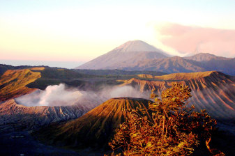 2-Day Mount Bromo Tour with Mentigen Hill Sunset and Sunrise Views