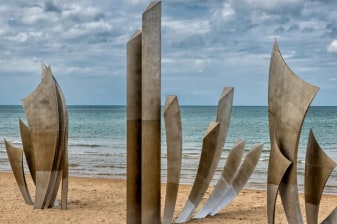 8-Hour D-Day Beaches Tour from Honfleur with Normandy memorial sites