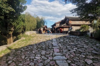 4-Hour Private Walking Tour of Shuhe and Baisha Ancient Towns