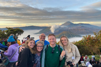 12-Day Indonesia Highlights Tour from Jakarta to Bali with Bromo