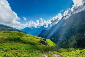 10-Day Western Himalayas Trek through GHNP's Sainj and Tirthan Valleys