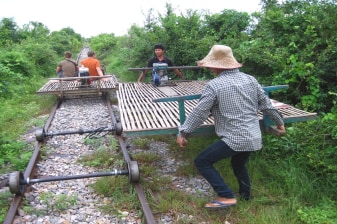 3-Day Battambang Tour from Siem Reap with Bat Cave and Bamboo Train