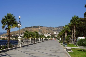 3-Day Costa Viola Tour to Reggio Calabria and Scilla with Riace Bronzes
