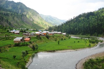 3-Day Neelam Valley Tour from Islamabad with Arang Kel