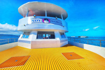 3-Hour Boracay Yacht Party with Snorkelling, Sunset, and Live DJ