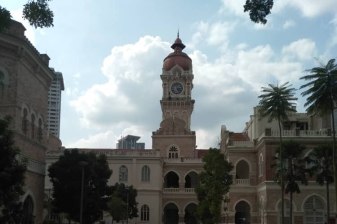 3-Hour Kuala Lumpur Walking Tour with Historic Temples and Breakfast
