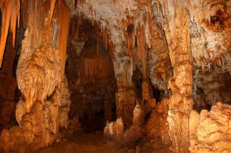 3-Hour Modric Cave Tour in Croatia with Speleo Formations