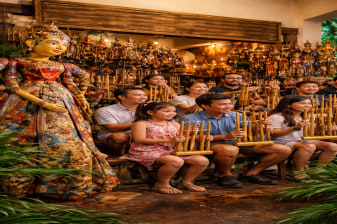 5-Hour Bandung Cultural Tour with Wayang Art and Angklung Show